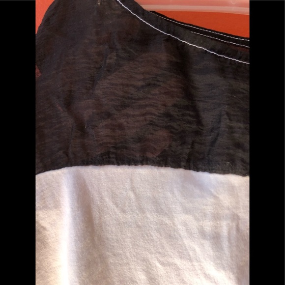 3 for $20❤️ Black and White Ann Taylor Top - Picture 4 of 7